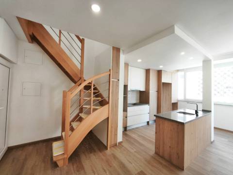 T3+2 Duplex - Bairro Norton de Matos