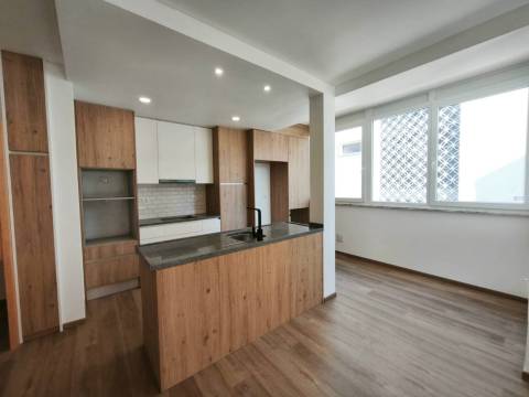 T3+2 Duplex - Bairro Norton de Matos