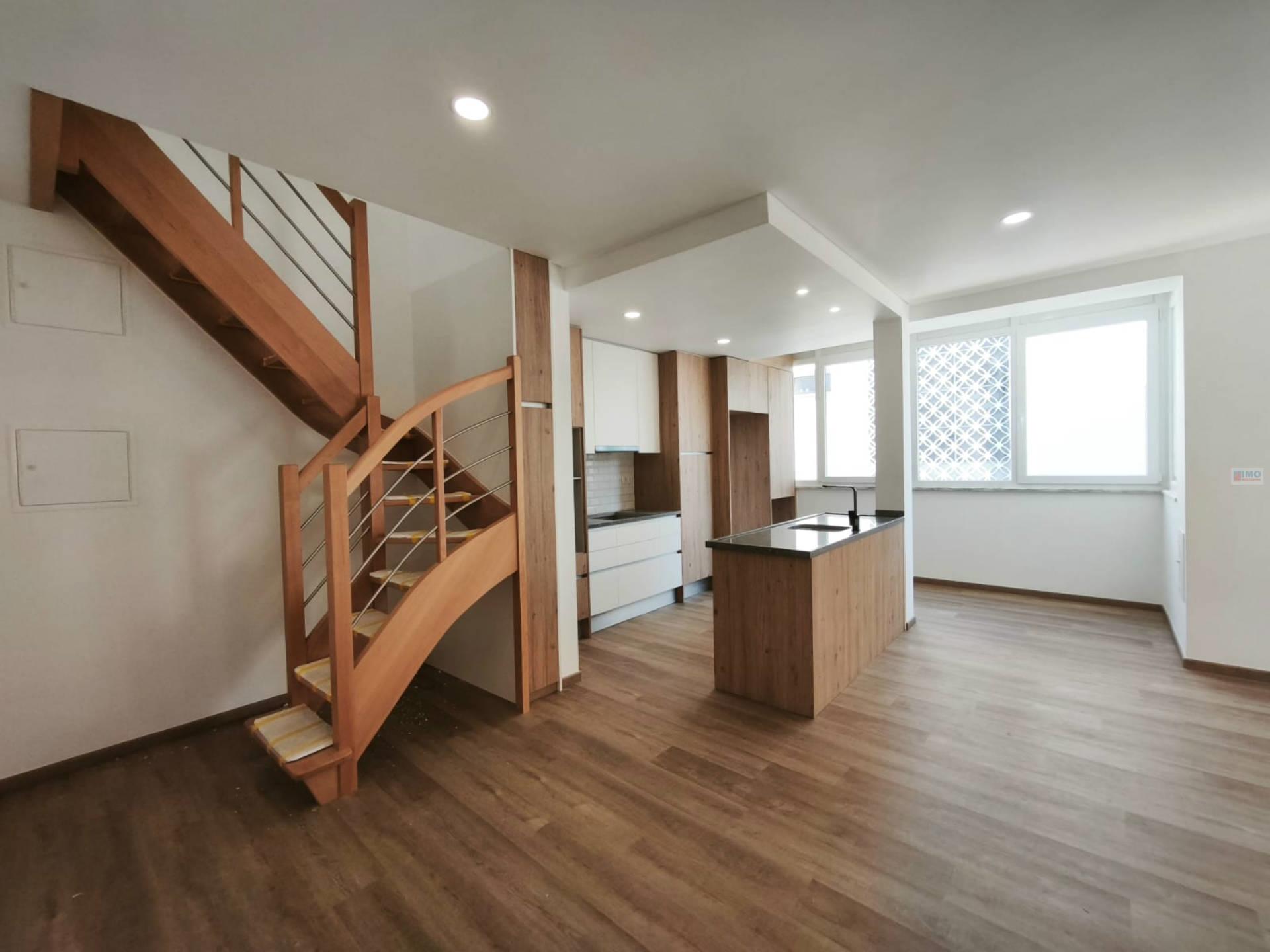 T3+2 Duplex - Bairro Norton de Matos