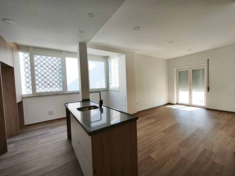 T3+2 Duplex - Bairro Norton de Matos