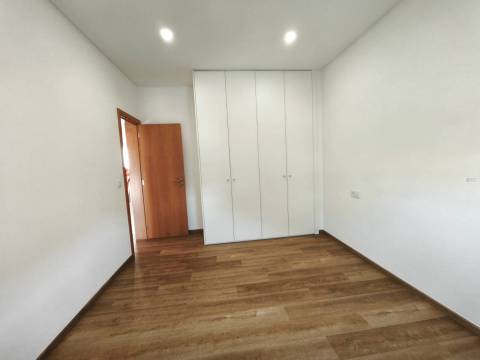 T3+2 Duplex - Bairro Norton de Matos