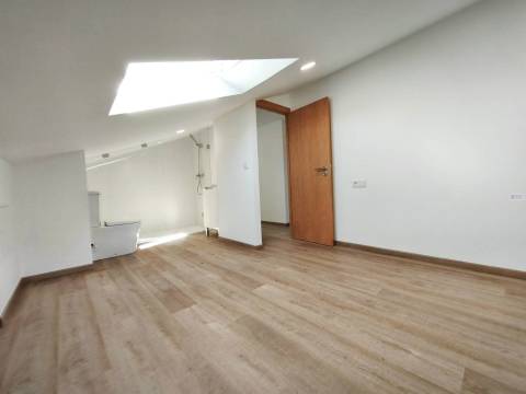T3+2 Duplex - Bairro Norton de Matos