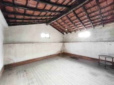 Moradia Isolada c/ Terreno - São Martinho do Bispo - Coimbra