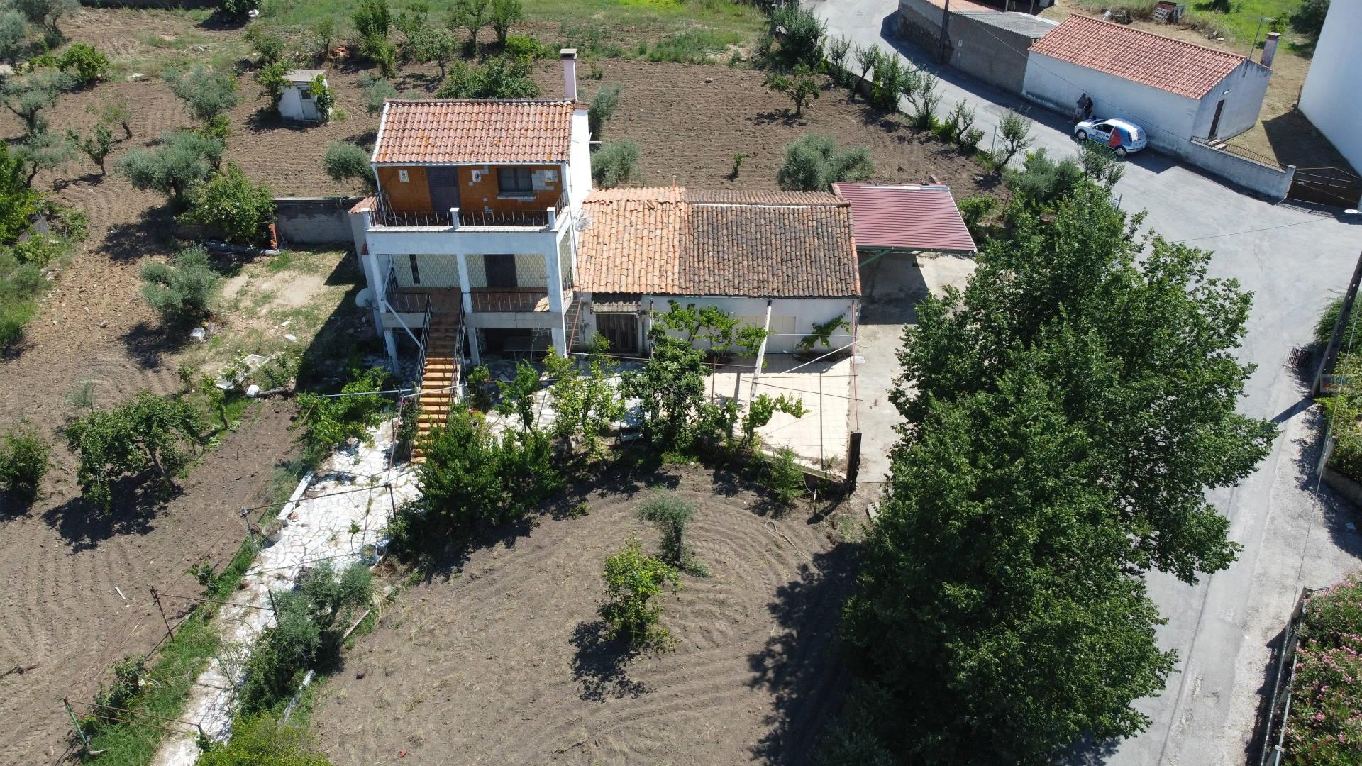 Moradia V2 c/ Terreno - Ladoeiro