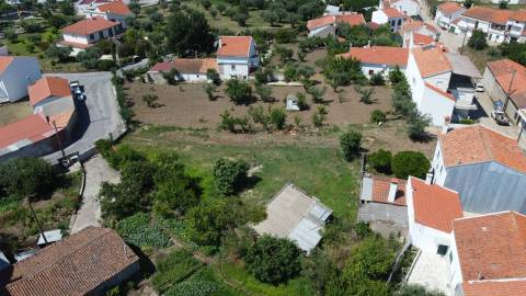 Moradia V2 c/ Terreno - Ladoeiro