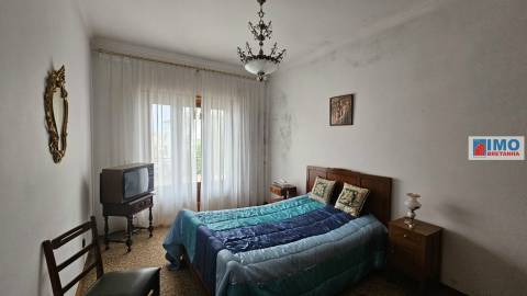 RESERVADO - Moradia T5 c/ Garagem e Logradouro - Alcains