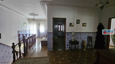 RESERVADO - Moradia T5 c/ Garagem e Logradouro - Alcains