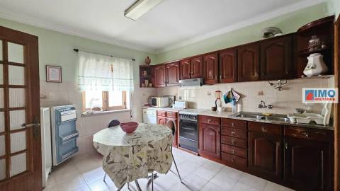 RESERVADO - Moradia T5 c/ Garagem e Logradouro - Alcains