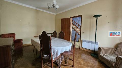 RESERVADO - Moradia T5 c/ Garagem e Logradouro - Alcains