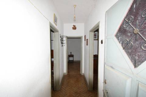 Moradia V3 c/ Garagem - p/ Renovar -  Periferia da Covilhã