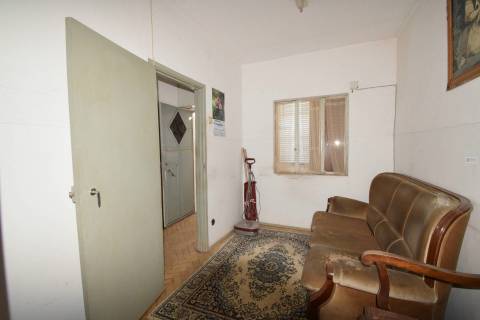 Moradia V3 c/ Garagem - p/ Renovar -  Periferia da Covilhã