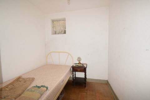 Moradia V3 c/ Garagem - p/ Renovar -  Periferia da Covilhã