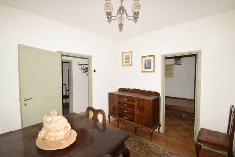 Moradia V3 c/ Garagem - p/ Renovar -  Periferia da Covilhã