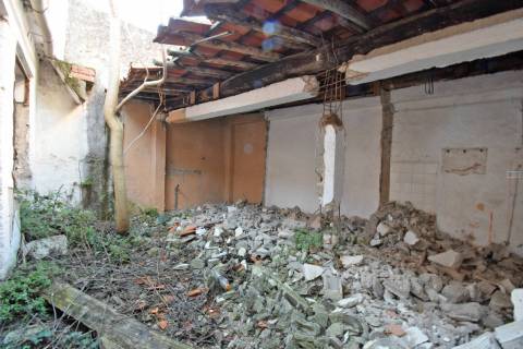 Edíficio c/ Projeto Aprovado p/ 2 - T2 e 1 T0