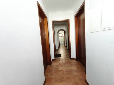 Investimento - 7,5% Rentabilidade - Moradia T10 + Studio - Santa Clara