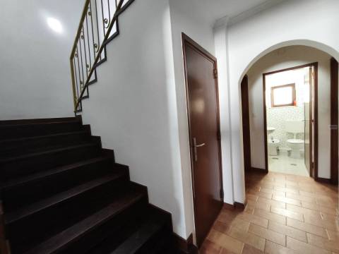 Investimento - 7,5% Rentabilidade - Moradia T10 + Studio - Santa Clara