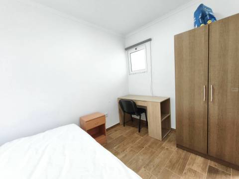 Investimento - 7,5% Rentabilidade - Moradia T10 + Studio - Santa Clara