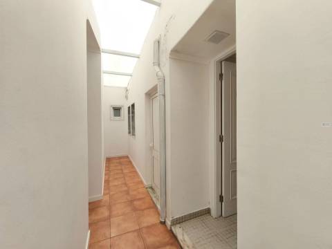 Investimento - 7,5% Rentabilidade - Moradia T10 + Studio - Santa Clara