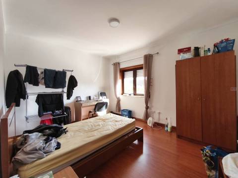 Investimento - 7,5% Rentabilidade - Moradia T10 + Studio - Santa Clara