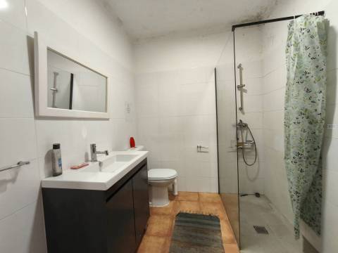 Investimento - 7,5% Rentabilidade - Moradia T10 + Studio - Santa Clara