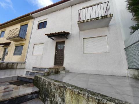 Investimento - 7,5% Rentabilidade - Moradia T10 + Studio - Santa Clara