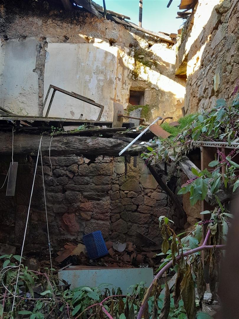 Moradia p/ Recuperar - Ferro - 10 min da Covilhã