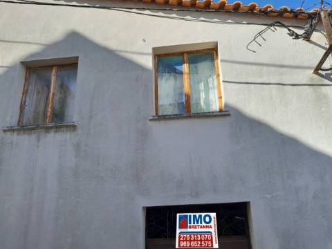 Moradia p/ Recuperar - Ferro - 10 min da Covilhã