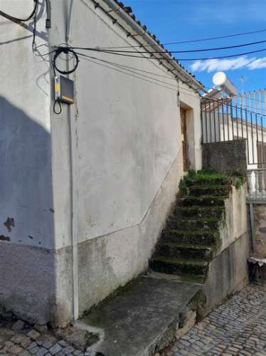Moradia p/ Recuperar - Ferro - 10 min da Covilhã