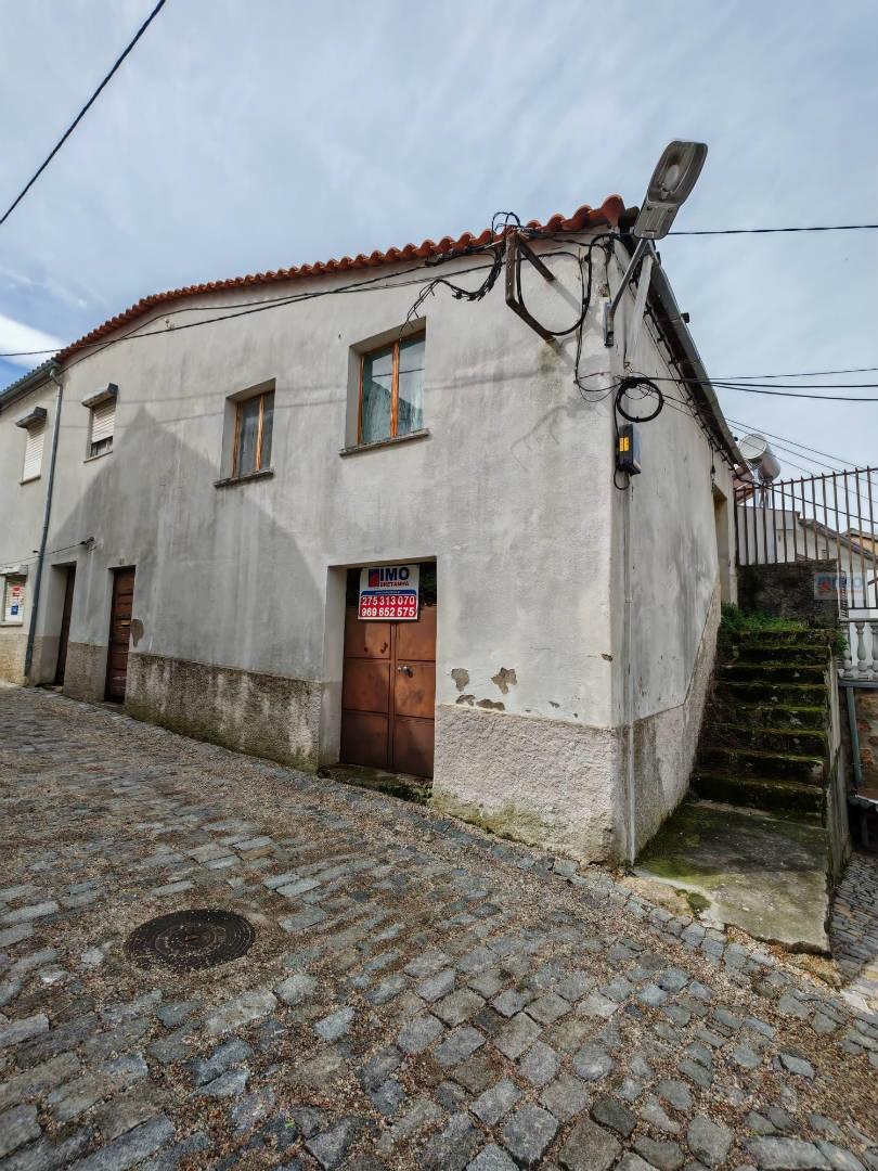 Moradia p/ Recuperar - Ferro - 10 min da Covilhã