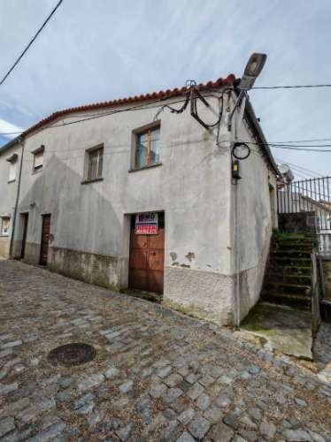 Moradia p/ Recuperar - Ferro - 10 min da Covilhã