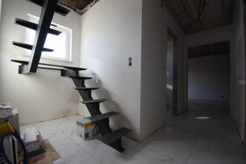 Moradia V2 Parcialmente Renovada - Dominguizo - 15 Min. Covilhã