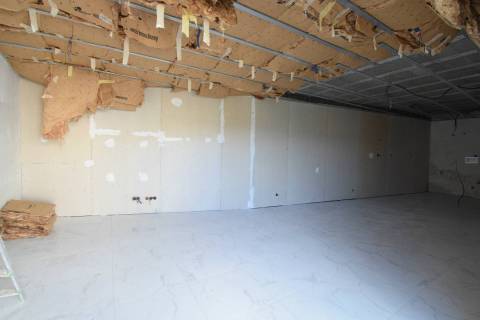 Moradia V2 Parcialmente Renovada - Dominguizo - 15 Min. Covilhã