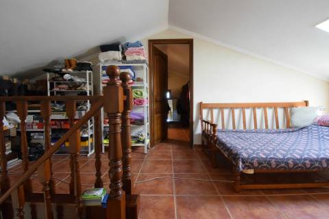 Quinta com Moradia V3 e T1 - Monte Serrano - Covilhã
