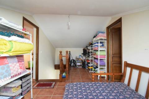 Quinta com Moradia V3 e T1 - Monte Serrano - Covilhã