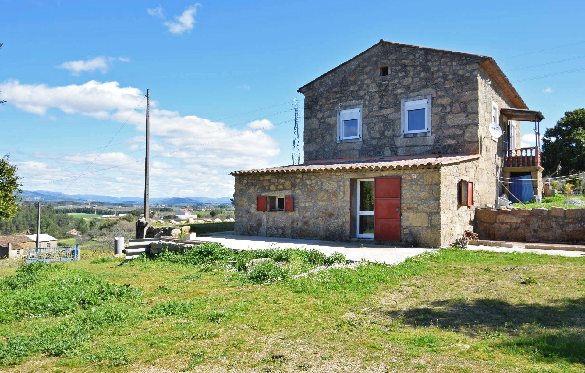 Quinta com Moradia V3 e T1 - Monte Serrano - Covilhã