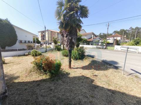 Moradia c/ 2 Apart. T2  - Pampilhosa - 15 min. do Centro de Coimbra
