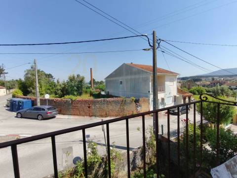 Moradia c/ 2 Apart. T2  - Pampilhosa - 15 min. do Centro de Coimbra