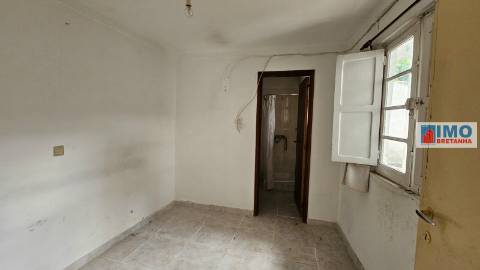 Moradia T4 com possibilidade de fazer 2 T2 Alcains