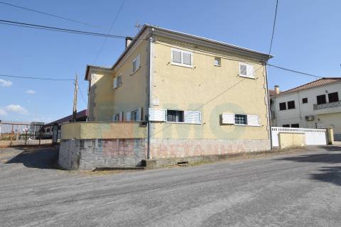 Moradia V3 - c/ Dois Apartamentos - Caria - 20 min da Covilhã