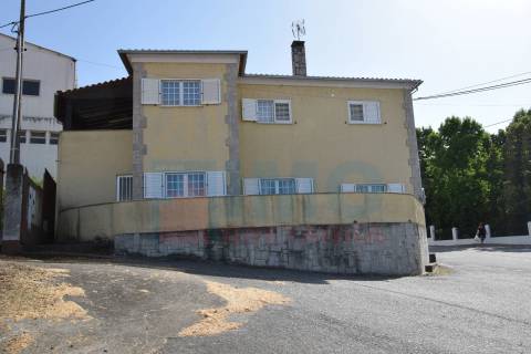 Moradia V3 - c/ Dois Apartamentos - Caria - 20 min da Covilhã