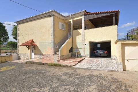 Moradia V3 - c/ Dois Apartamentos - Caria - 20 min da Covilhã