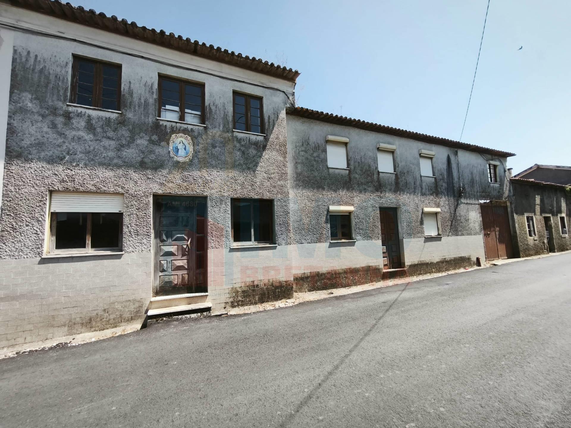 Moradia p/ Reabilitar - Avelãs de Cima