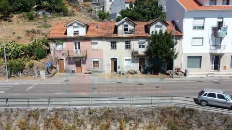 Edifício c/ Cinco Frações - Independentes - Zona Periférica da Covilhã
