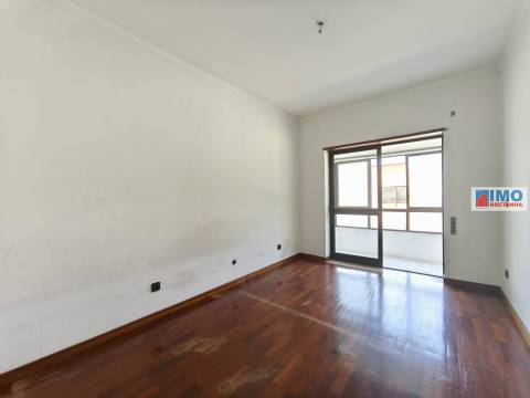 Apartamento T2 - Junto aos Terraços do Rio - Coimbra
