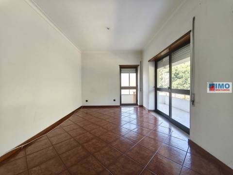 Apartamento T2 - Junto aos Terraços do Rio - Coimbra