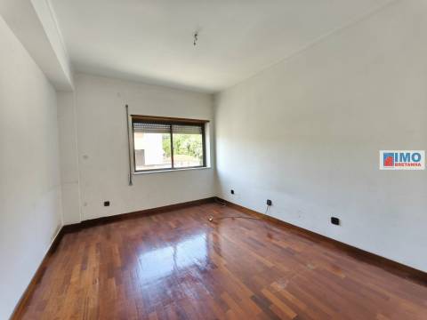 Apartamento T2 - Junto aos Terraços do Rio - Coimbra