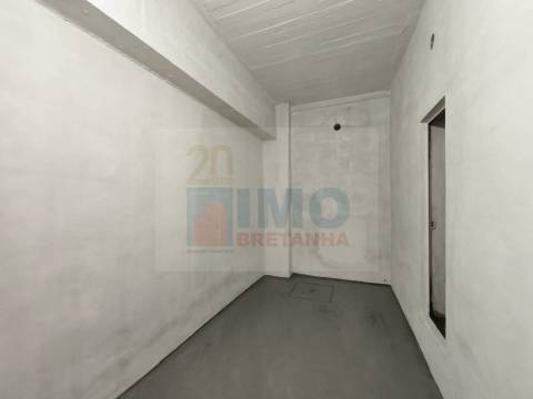 T1 Luxo c/ Terraço e Garagem - Santa Clara