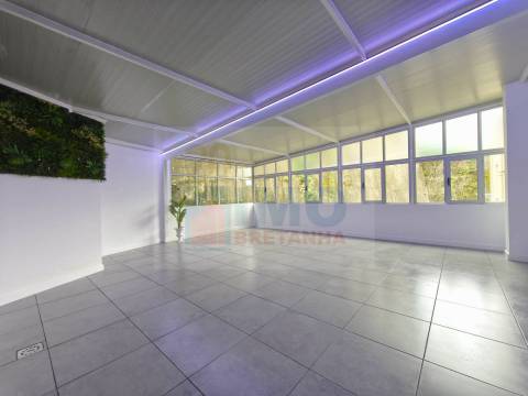 T1 Luxo c/ Terraço e Garagem - Santa Clara