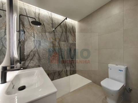 T1 Luxo c/ Terraço e Garagem - Santa Clara