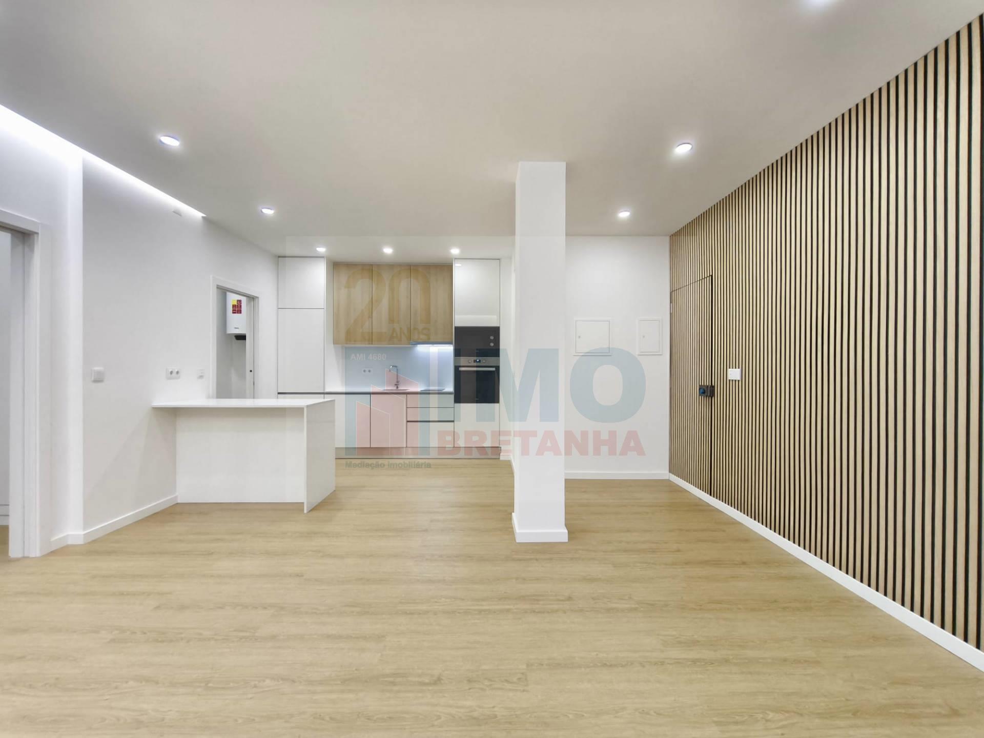 T1 Luxo c/ Terraço e Garagem - Santa Clara